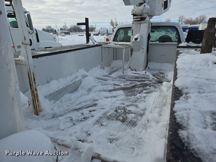 image for item ER5060 1999 Ford F450 Super Duty bucket truck