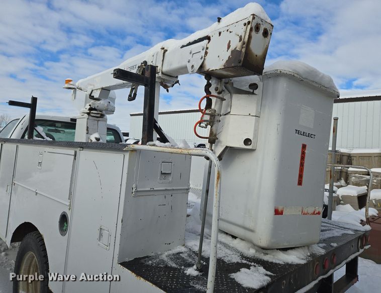 image for item ER5060 1999 Ford F450 Super Duty bucket truck