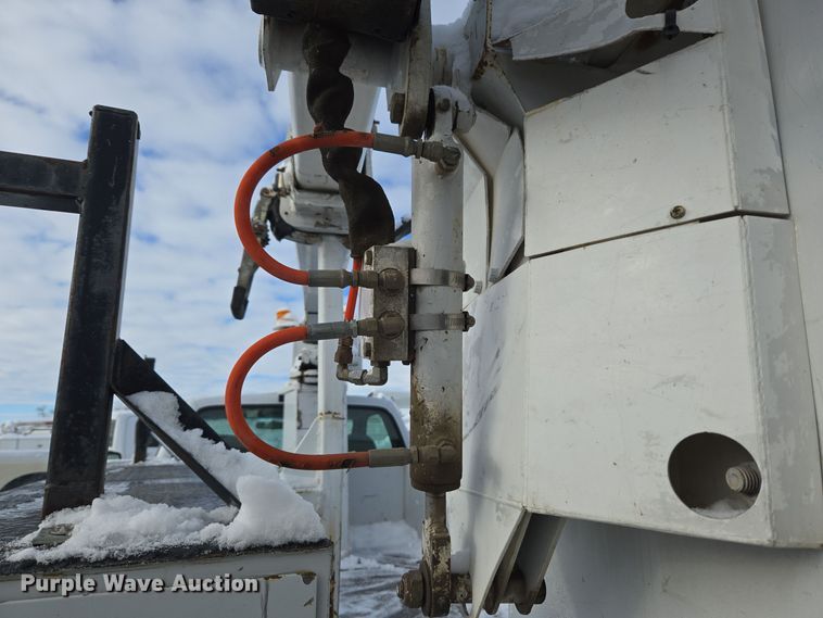 image for item ER5060 1999 Ford F450 Super Duty bucket truck