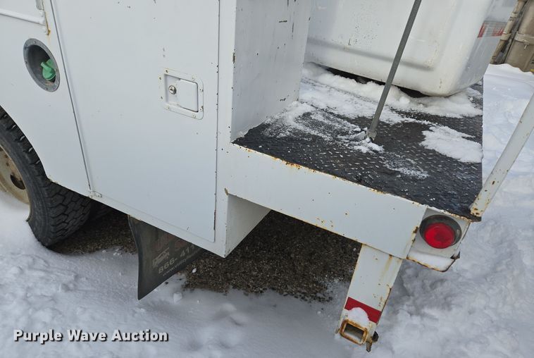 image for item ER5060 1999 Ford F450 Super Duty bucket truck
