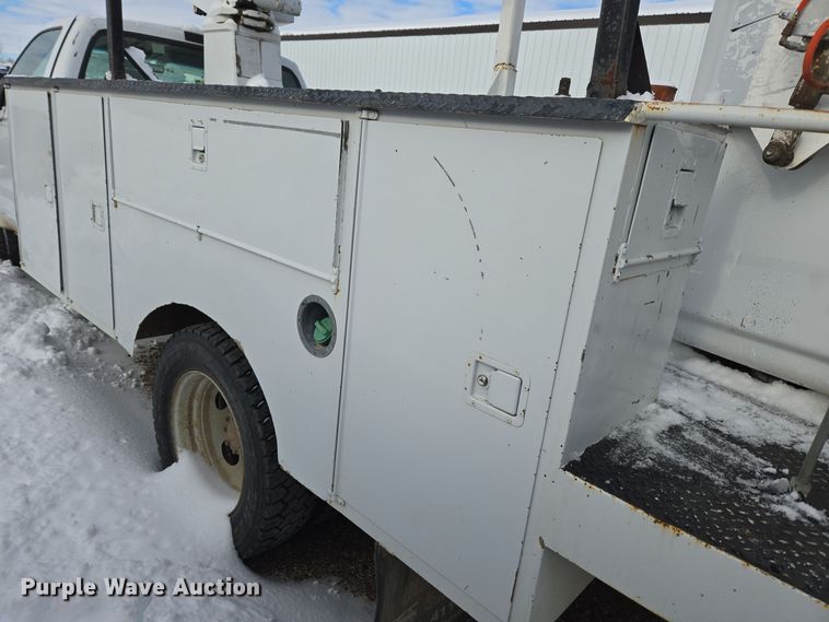 image for item ER5060 1999 Ford F450 Super Duty bucket truck