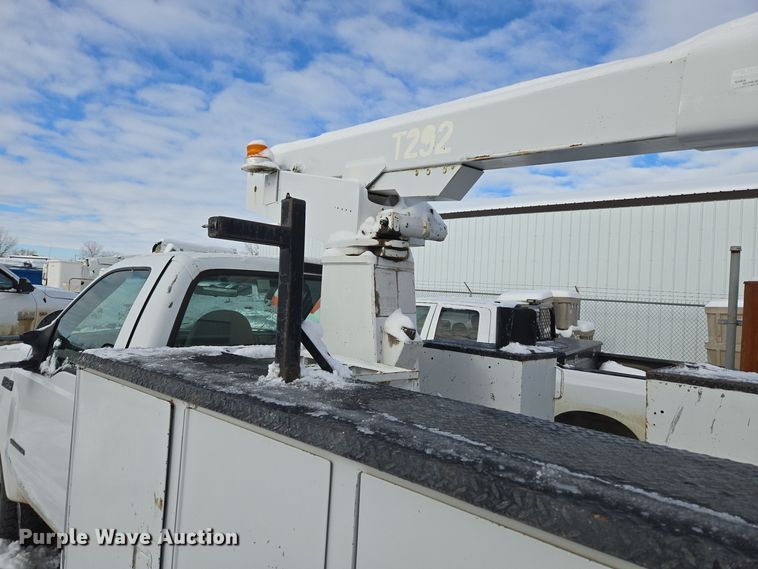image for item ER5060 1999 Ford F450 Super Duty bucket truck