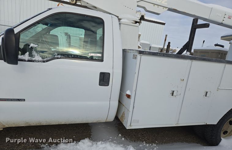 image for item ER5060 1999 Ford F450 Super Duty bucket truck