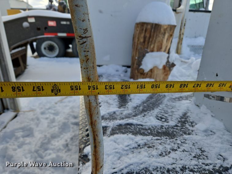 image for item ER5060 1999 Ford F450 Super Duty bucket truck