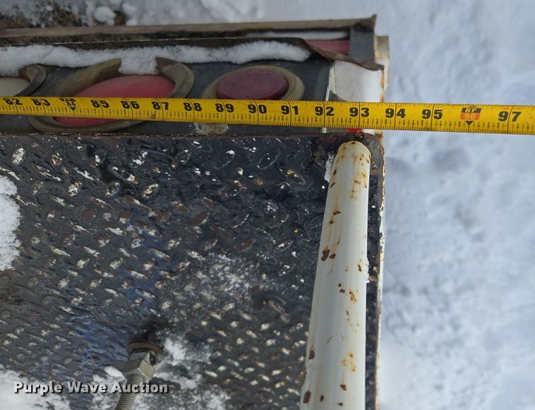 image for item ER5060 1999 Ford F450 Super Duty bucket truck