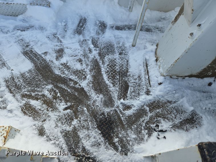 image for item ER5060 1999 Ford F450 Super Duty bucket truck