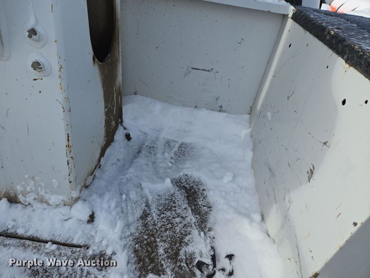 image for item ER5060 1999 Ford F450 Super Duty bucket truck