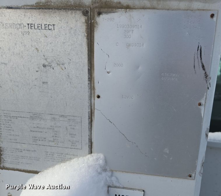 image for item ER5060 1999 Ford F450 Super Duty bucket truck