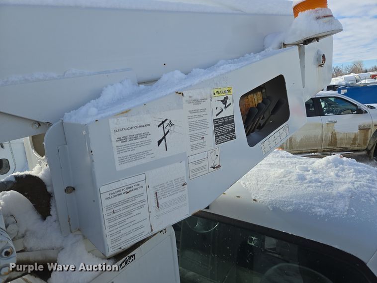 image for item ER5060 1999 Ford F450 Super Duty bucket truck