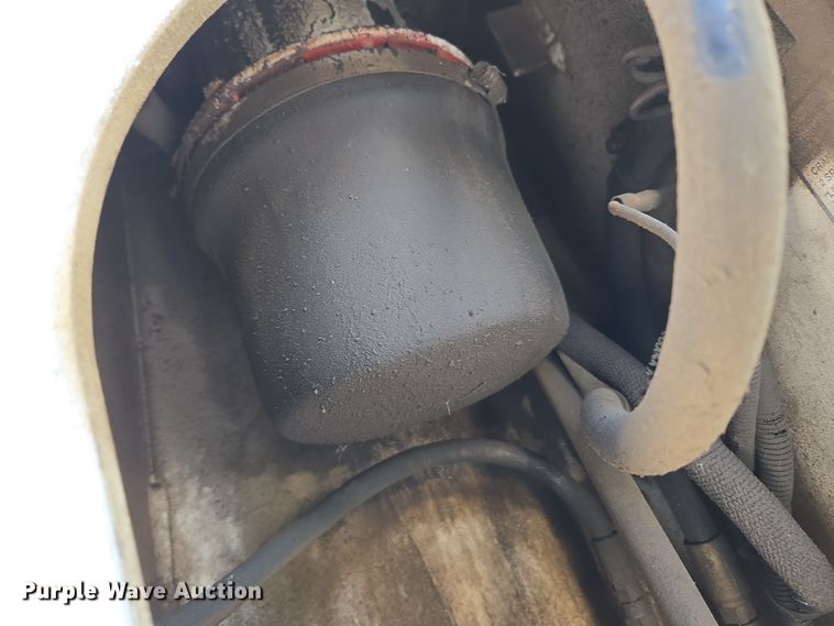 image for item ER5060 1999 Ford F450 Super Duty bucket truck