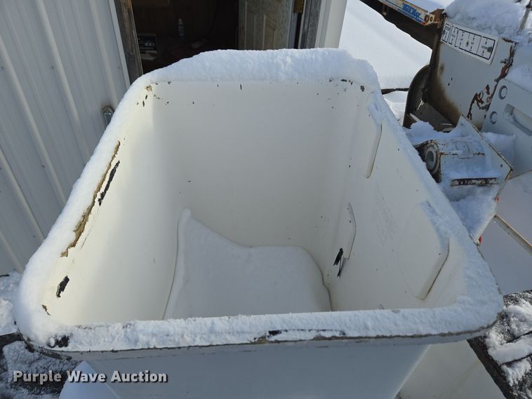 image for item ER5060 1999 Ford F450 Super Duty bucket truck