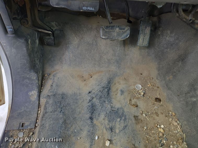 image for item ER5060 1999 Ford F450 Super Duty bucket truck