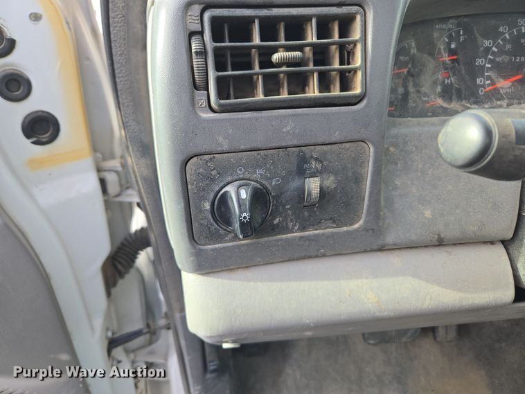 image for item ER5060 1999 Ford F450 Super Duty bucket truck