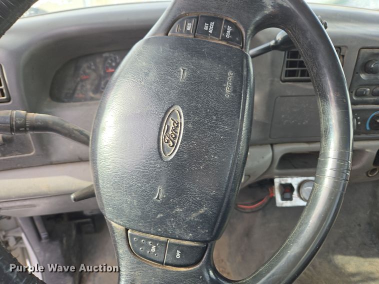 image for item ER5060 1999 Ford F450 Super Duty bucket truck