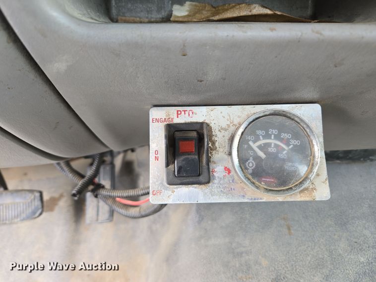 image for item ER5060 1999 Ford F450 Super Duty bucket truck