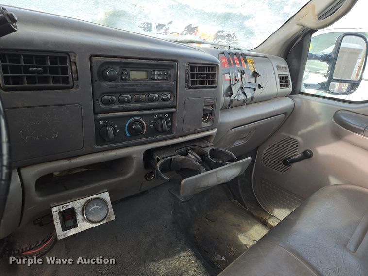 image for item ER5060 1999 Ford F450 Super Duty bucket truck