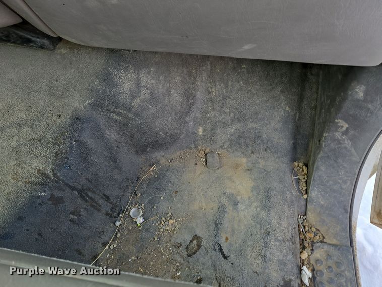 image for item ER5060 1999 Ford F450 Super Duty bucket truck