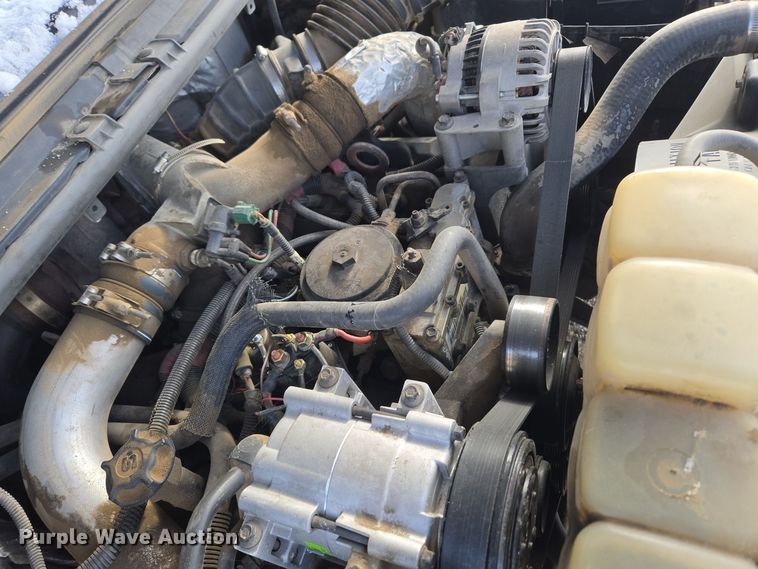 image for item ER5060 1999 Ford F450 Super Duty bucket truck