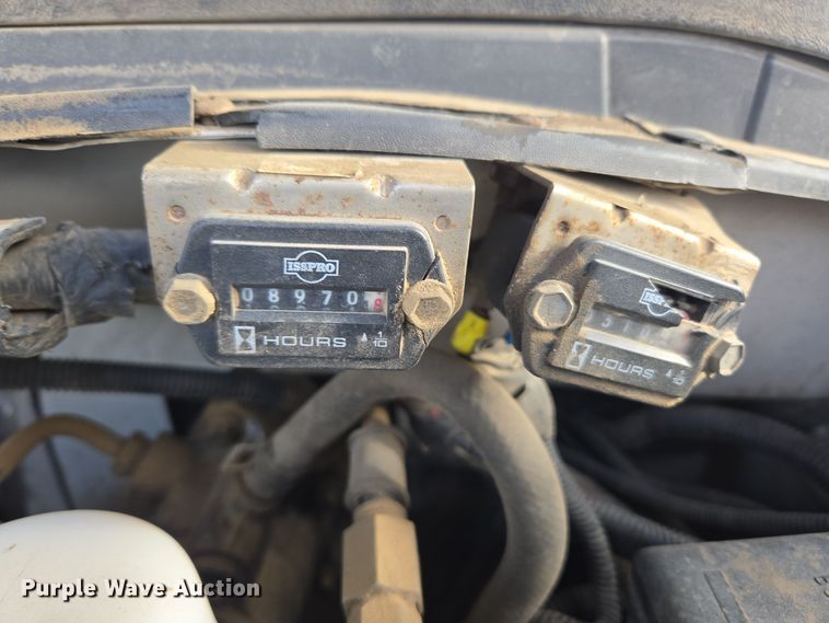 image for item ER5060 1999 Ford F450 Super Duty bucket truck