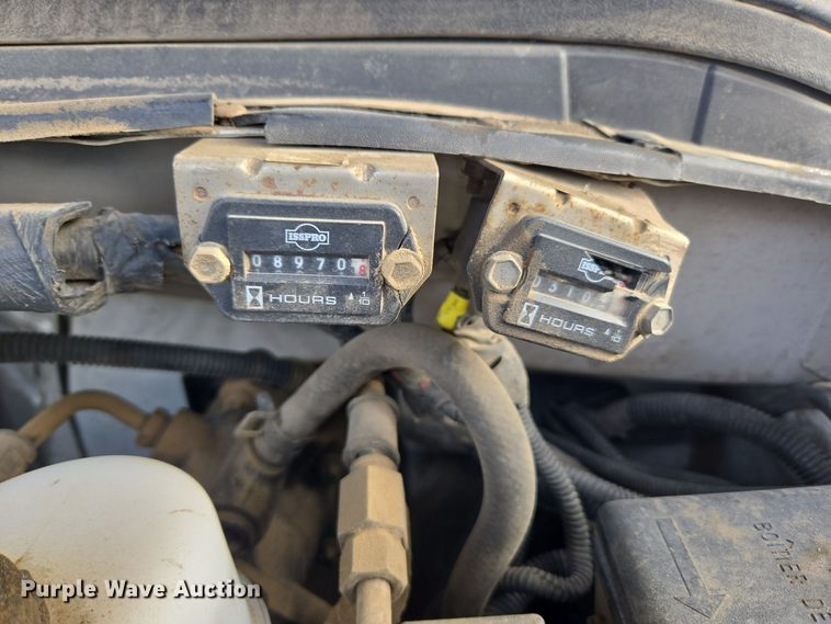 image for item ER5060 1999 Ford F450 Super Duty bucket truck