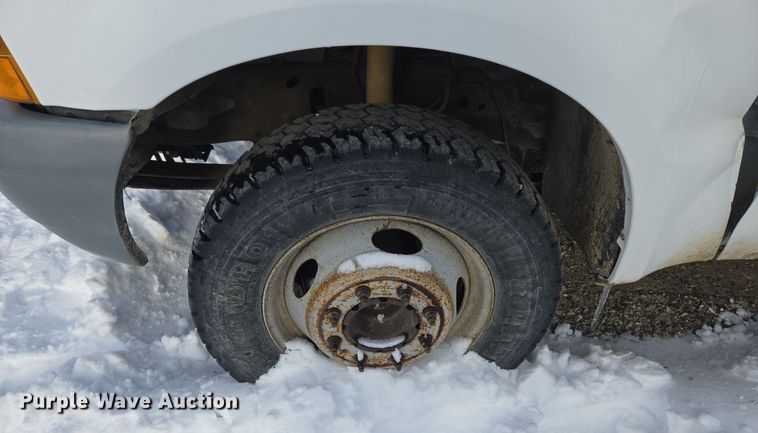 image for item ER5060 1999 Ford F450 Super Duty bucket truck