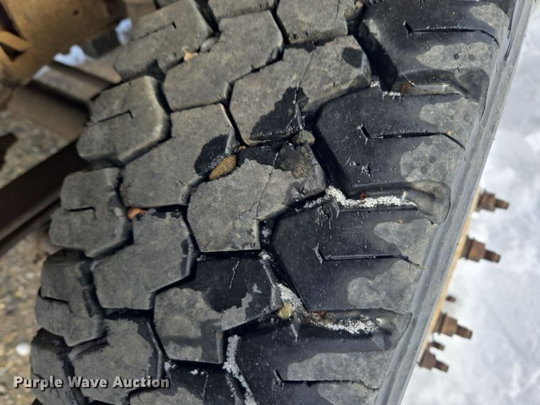 image for item ER5060 1999 Ford F450 Super Duty bucket truck