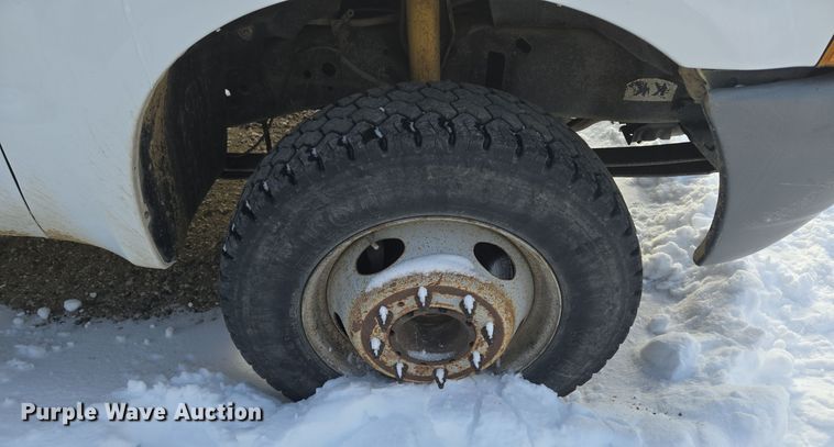 image for item ER5060 1999 Ford F450 Super Duty bucket truck