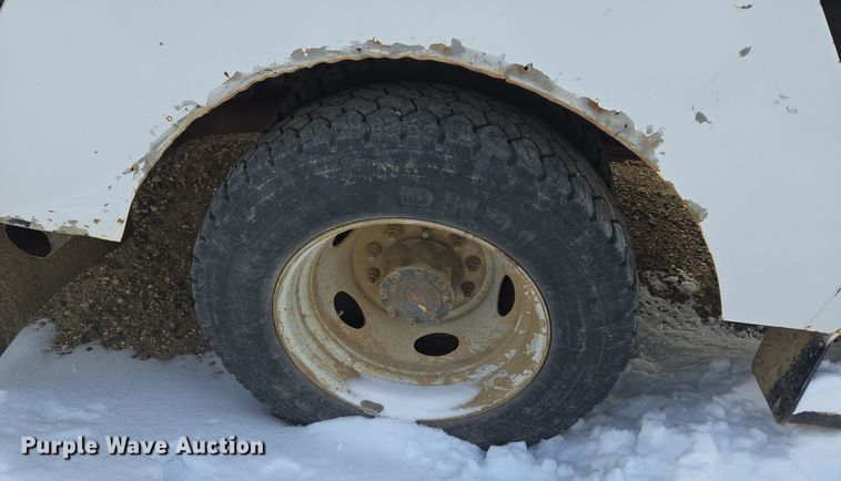 image for item ER5060 1999 Ford F450 Super Duty bucket truck