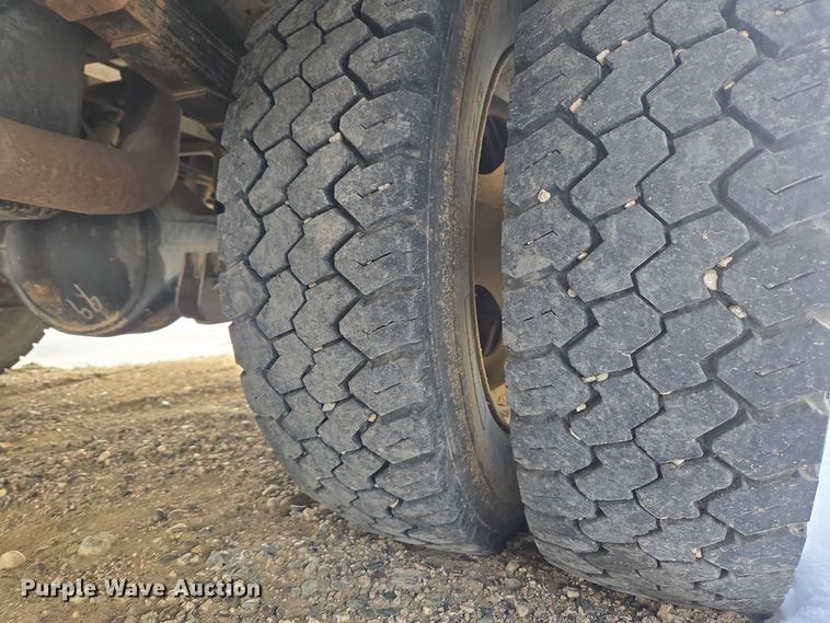 image for item ER5060 1999 Ford F450 Super Duty bucket truck