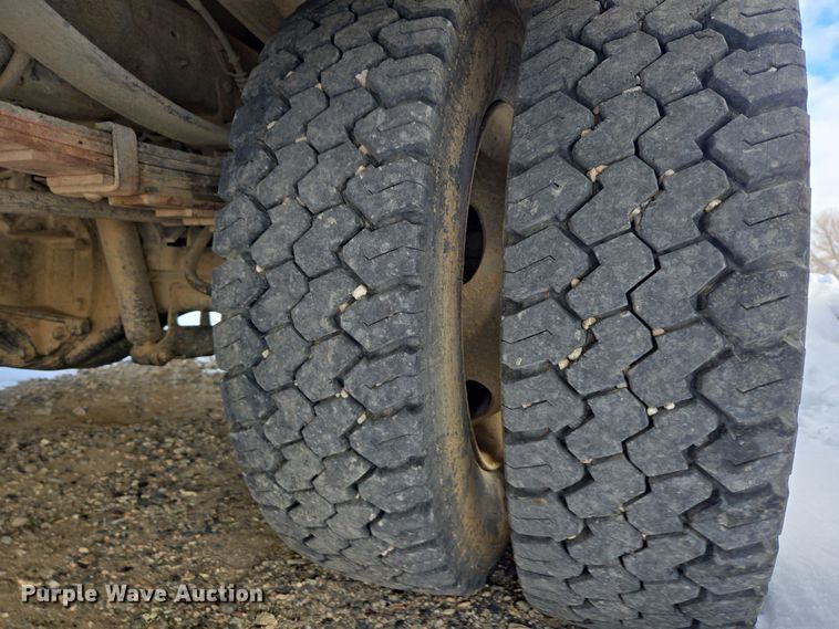 image for item ER5060 1999 Ford F450 Super Duty bucket truck