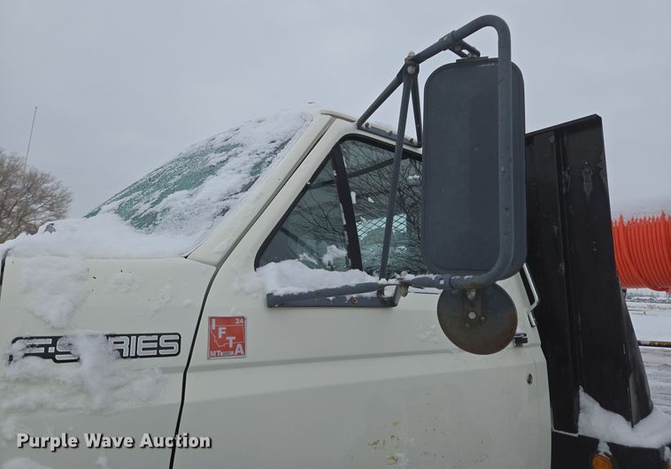 image for item ER5062 1998 Ford F-800 flatbed truck