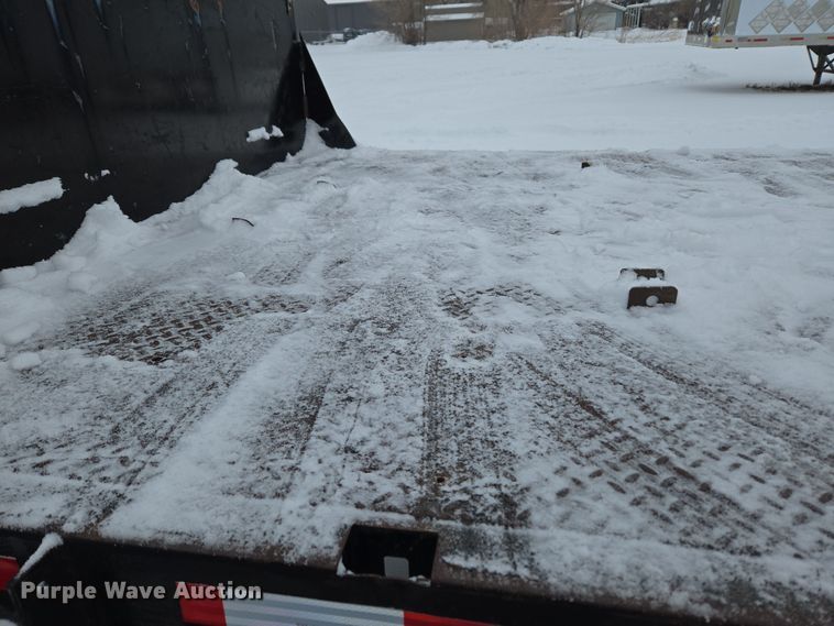 image for item ER5062 1998 Ford F-800 flatbed truck