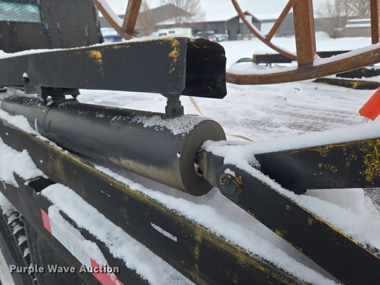 image for item ER5062 1998 Ford F-800 flatbed truck