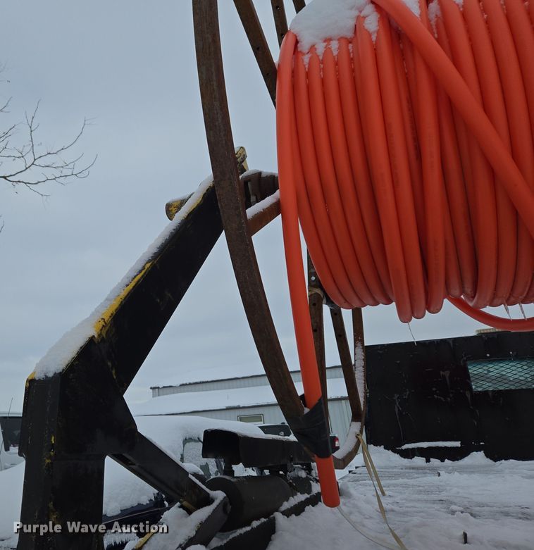 image for item ER5062 1998 Ford F-800 flatbed truck