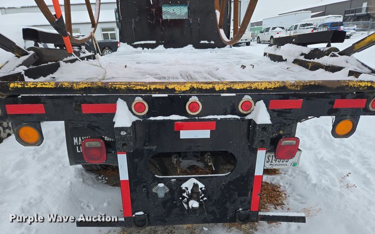 image for item ER5062 1998 Ford F-800 flatbed truck