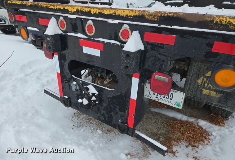 image for item ER5062 1998 Ford F-800 flatbed truck