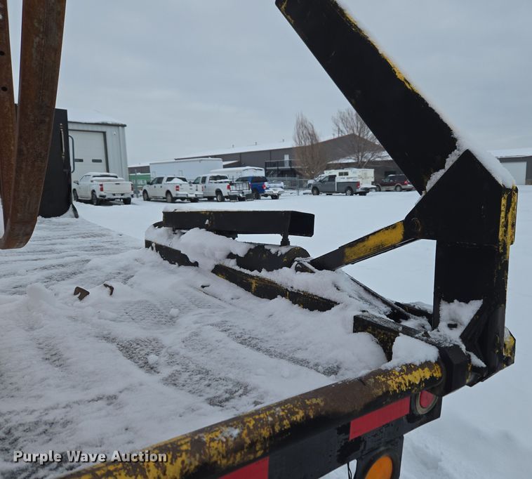 image for item ER5062 1998 Ford F-800 flatbed truck