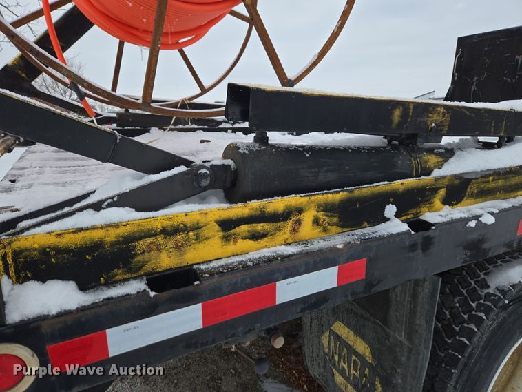 image for item ER5062 1998 Ford F-800 flatbed truck