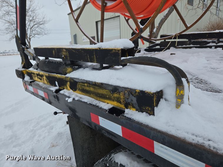 image for item ER5062 1998 Ford F-800 flatbed truck