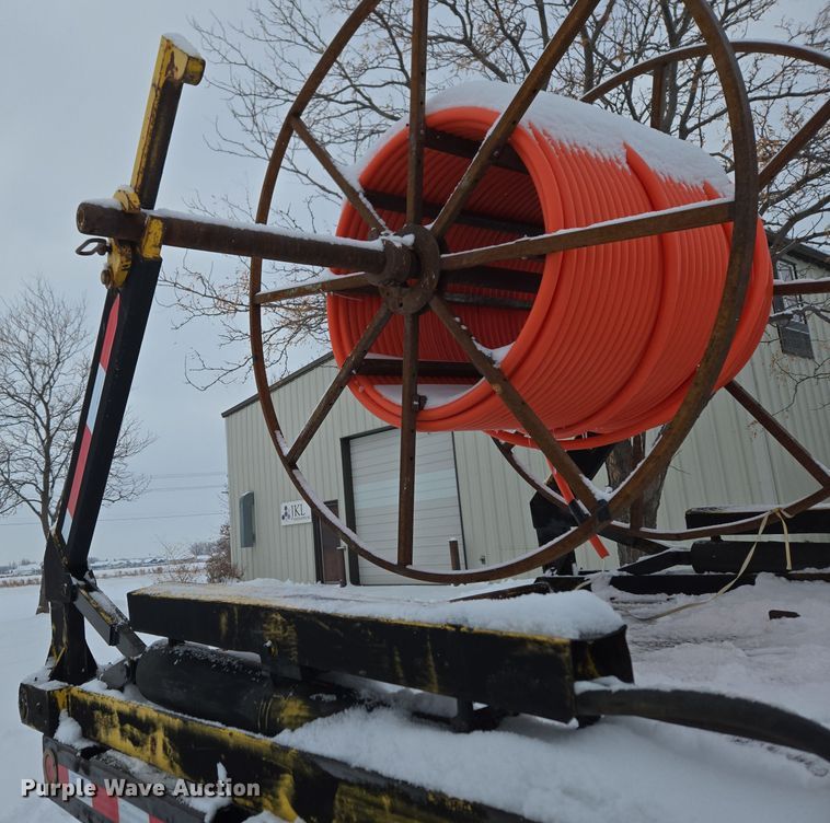 image for item ER5062 1998 Ford F-800 flatbed truck