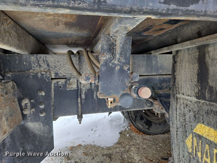 image for item ER5062 1998 Ford F-800 flatbed truck