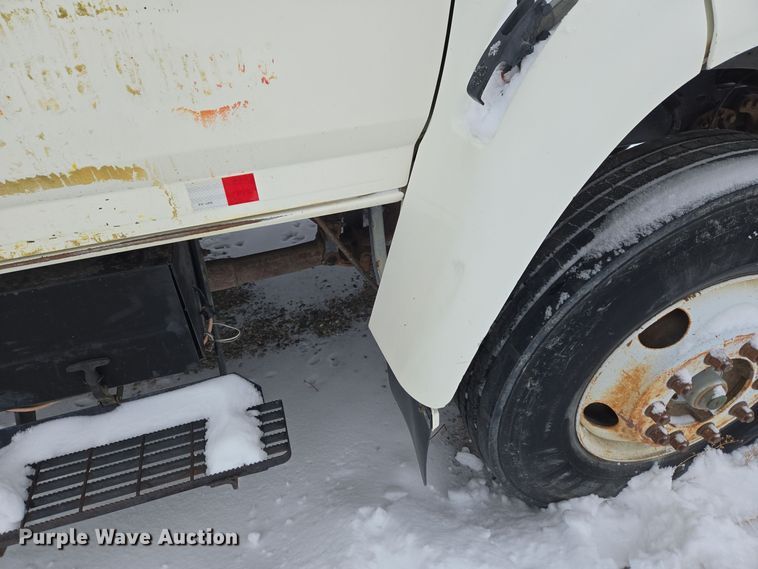 image for item ER5062 1998 Ford F-800 flatbed truck