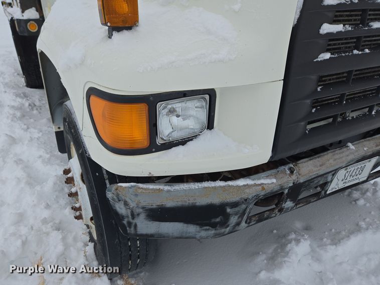 image for item ER5062 1998 Ford F-800 flatbed truck