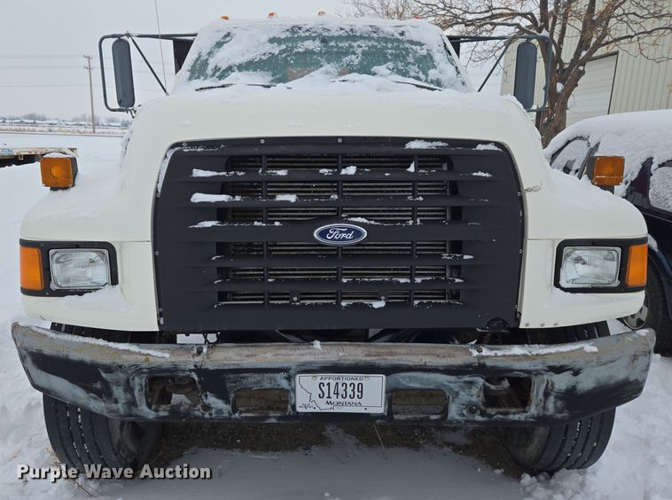 image for item ER5062 1998 Ford F-800 flatbed truck