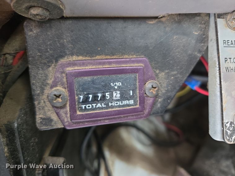 image for item ER5062 1998 Ford F-800 flatbed truck