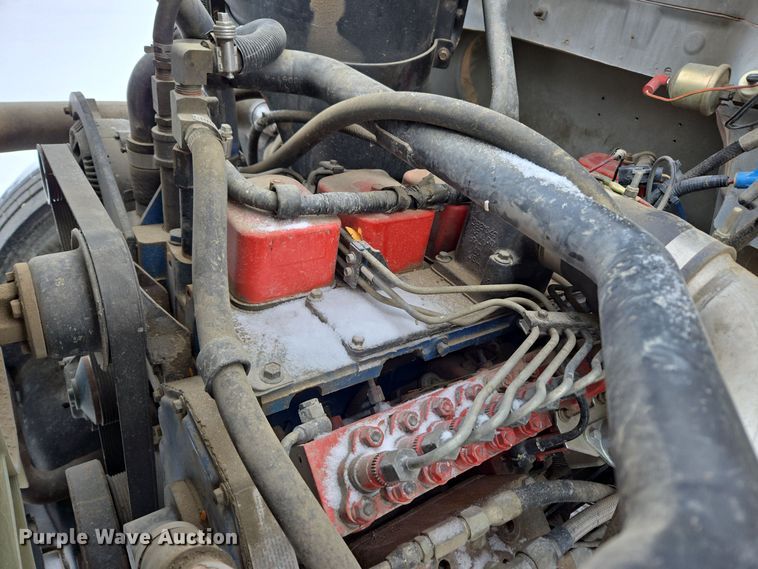 image for item ER5062 1998 Ford F-800 flatbed truck