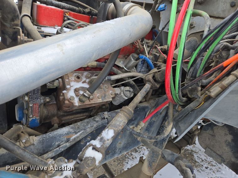 image for item ER5062 1998 Ford F-800 flatbed truck