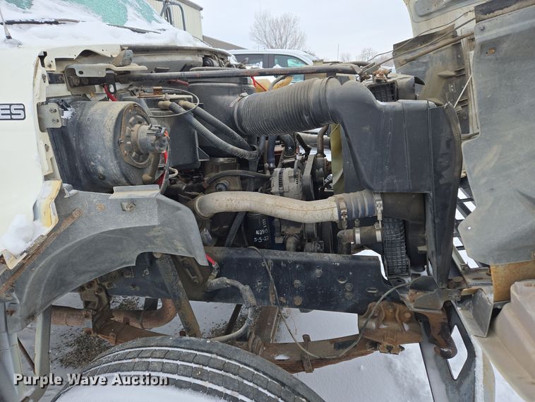 image for item ER5062 1998 Ford F-800 flatbed truck