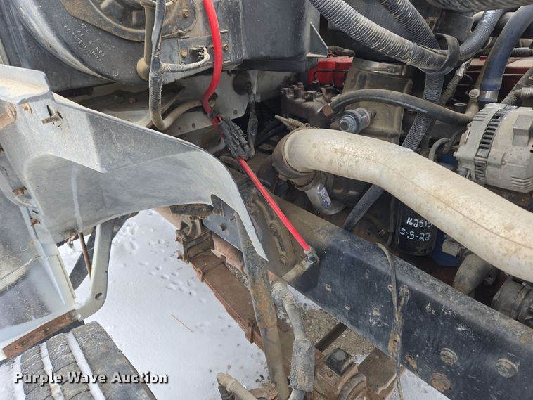 image for item ER5062 1998 Ford F-800 flatbed truck