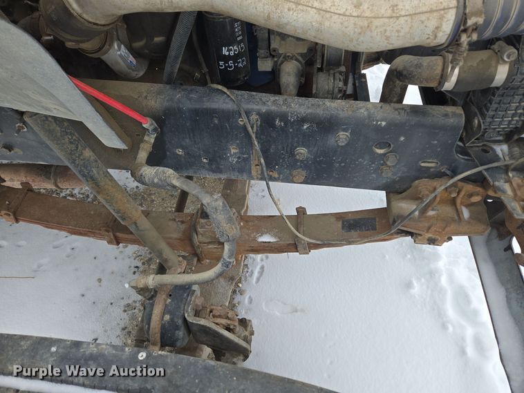 image for item ER5062 1998 Ford F-800 flatbed truck